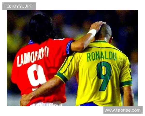 足球球星摆手瞬间引热议 各种表达方式背后的情感与故事